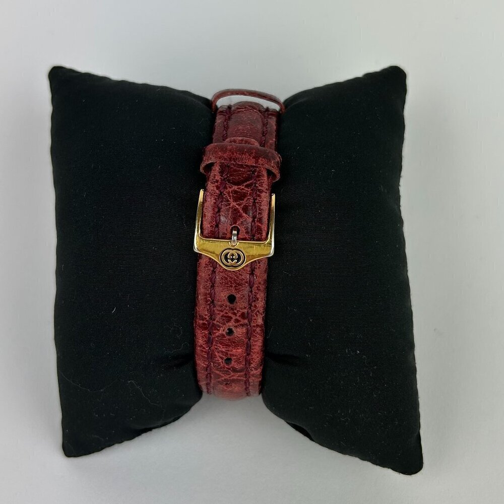 GUCCI 2600M Vintage Women's Quartz Watch Red Leather band - Picture 5 of 10